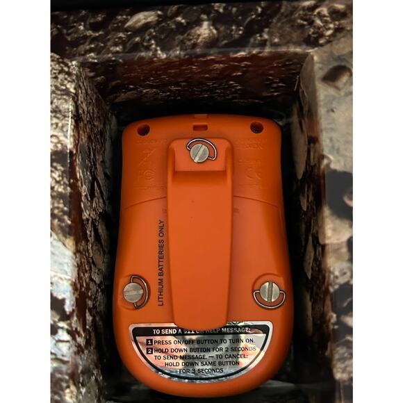 Spot Satellite Personal Tracker Messenger Emergency Google Maps Handheld GPS - Picture 3 of 10